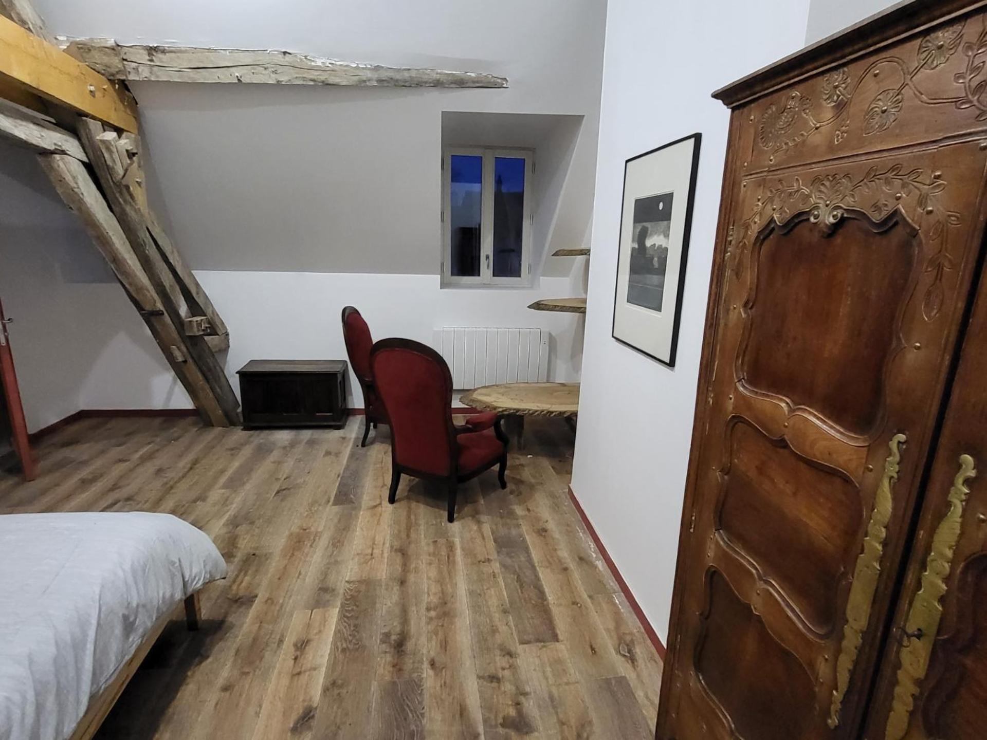 Bed and Breakfast Les Oiseaux De Passage Escolives-Sainte-Camille Exterior foto